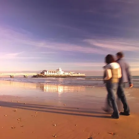 The Penthouse By Bournecoast - A Stylish Coastal Penthouse With A Balcony, Sea Views And Parking - Just 10 Minutes Walk To The Sandy Beaches - Fm8407-2